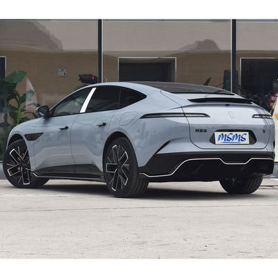 2024 4-Door 5-Seater Sedan Electric Car with 12 650Km Range and Max Speed of 215km/h